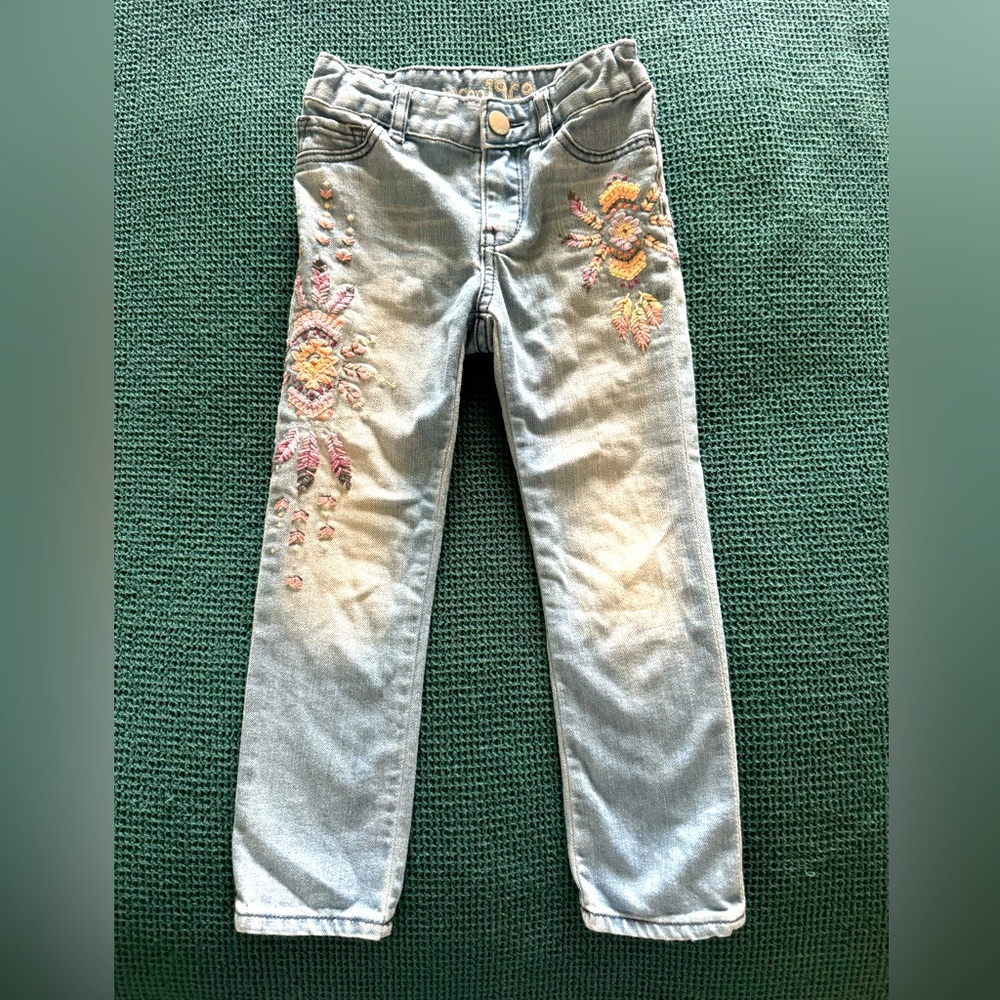 Baby Gap size 4 embroidered Jeans EUC